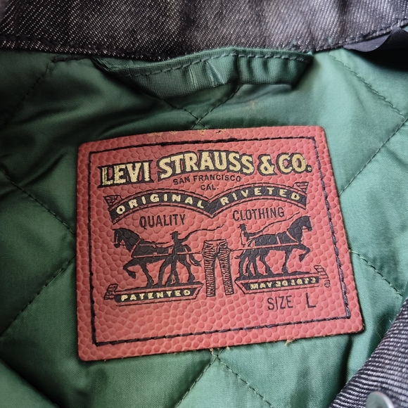 Green Bay Packers NFL x Levi's Denim Varsity Trucker Button-Up Jacket - Picture 3 of 13